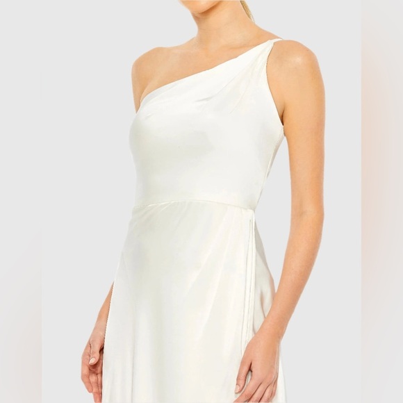 IEENA for Mac Duggal One Shoulder Hi-Low Draped Charmeuse White Dress Size 10 - Picture 2 of 16